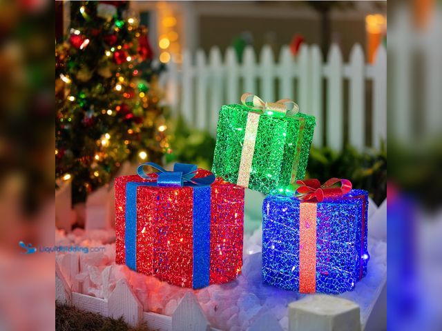 Lot 49-5453642 - Vanthylit Set of 3 Christmas Lighted Gift Boxes, Outdoor Led Present Box Lights with Bow, Light Up M...