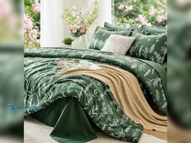 Lot 49-5551509 - Green Polyester Top Comforter, Unused