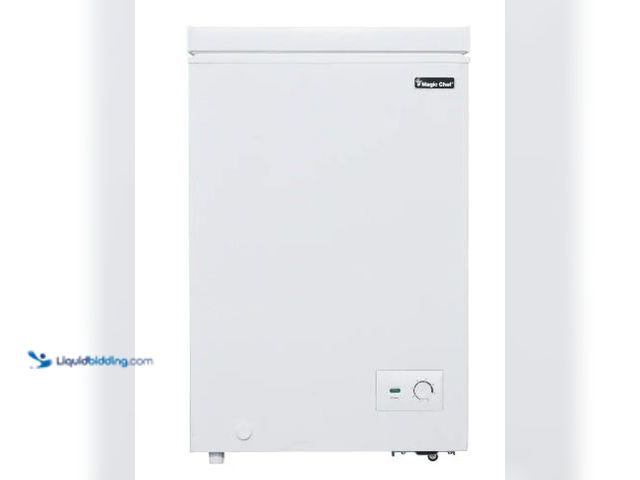 Lot 49-1520188 - Magic Chef 3.5 cu. ft. Manual Defrost Chest Freezer in White, Model # HMCF35W5, unused, tested works...