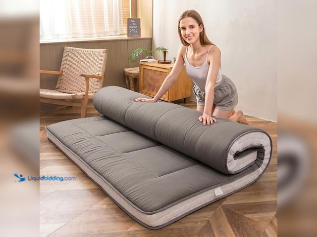 Lot 49-3637901 - MAXYOYO Japanese Floor Mattress / Futon Mattress, King Size, Tatami Mat, Model # B0BFCQ9XKJ, Unused,...