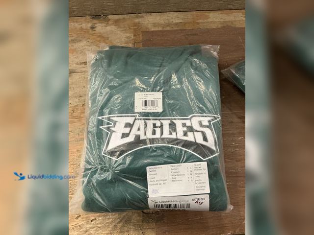Lot 49-5450617 - Eagles Hoodie XL Unused
