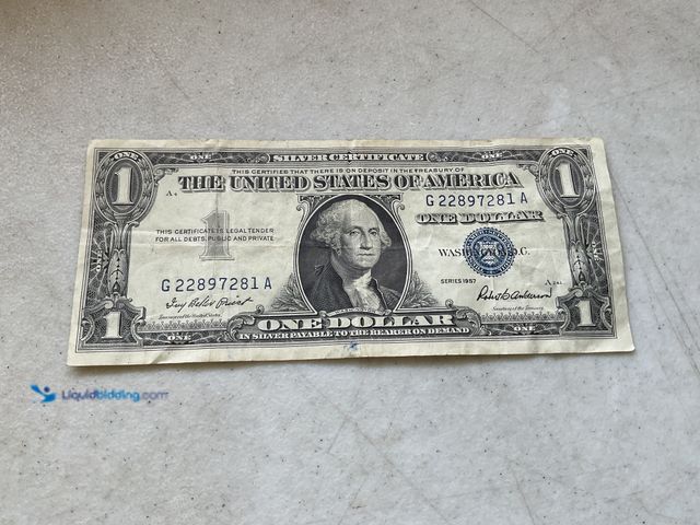 Lot 49-5350478 - 1957 BLUE SEAL UNITED STATES ONE DOLAR SILVER CERTIFICATE