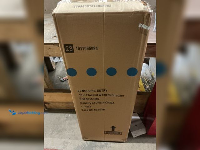 Lot 49-3527489 - 3ft Nutcrackers (2piece) (green and red) New