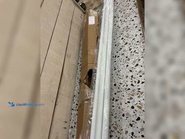 Lot 49-5485679 - Approx 70'' Whiite roller blinds. Unused.