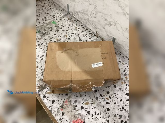 Lot 49-5486204 - ZOSI POE Network Video Recorder (1PR-168K4-US-V2) Item is used