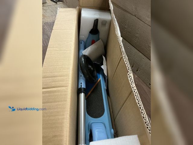 Lot 49-5477999 - LINGTENG Electric Scooter for Kids Age 6-10, Kick-Start Boost Scooter with Adjustable Speed and Heig...