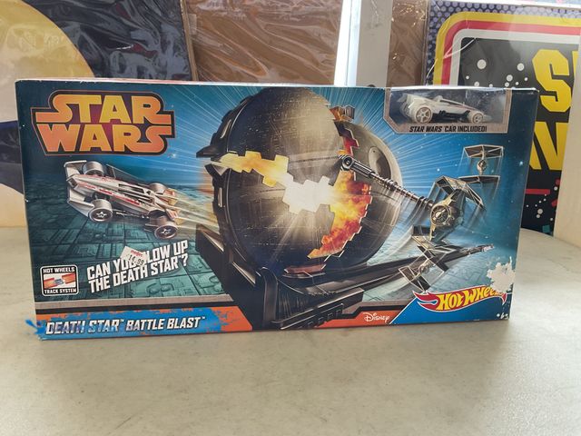 Lot 49-1505784 - COLLECTIBLE HOT WHEELS STAR WARS DEATH STAR BATTLE BLAST 1/64 SCALE DIECAST CAR AND TRACK SET NEW IN...