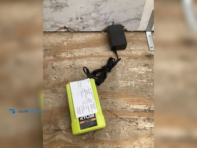 Lot 49-5454178 - RYOBI
40V Lithium-Ion Charger with USB Port. Item is Unused Model # OP403A