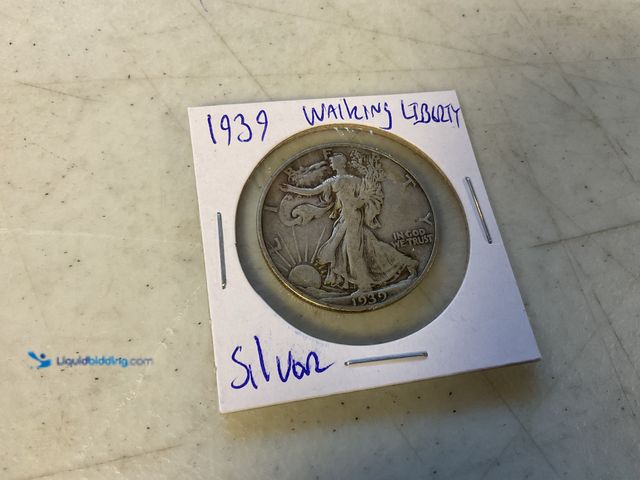 Lot 49-1830029 - 1939 WALKING LIBERTY HALF DOLLAR COIN 90% SILVER #COINS0219