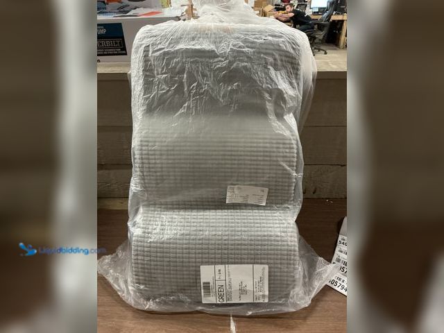 Lot 49-5405790 - 3tier Dog Cushioned Steps New (no factory pic)