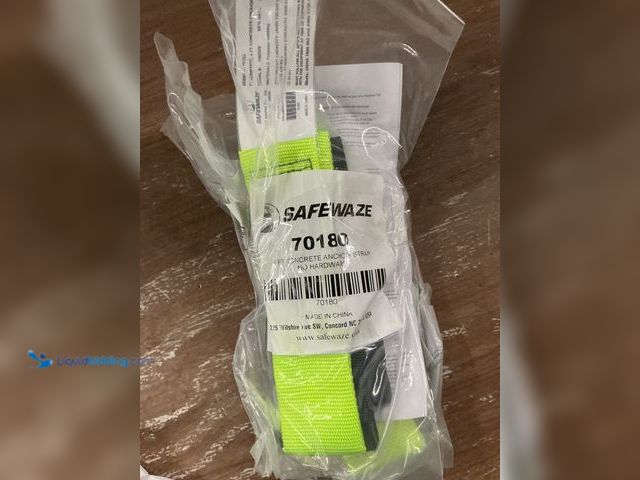 Lot 49-5484467 - SAFEWAZE 70200 Concrete Anchor Strap (4pack) New