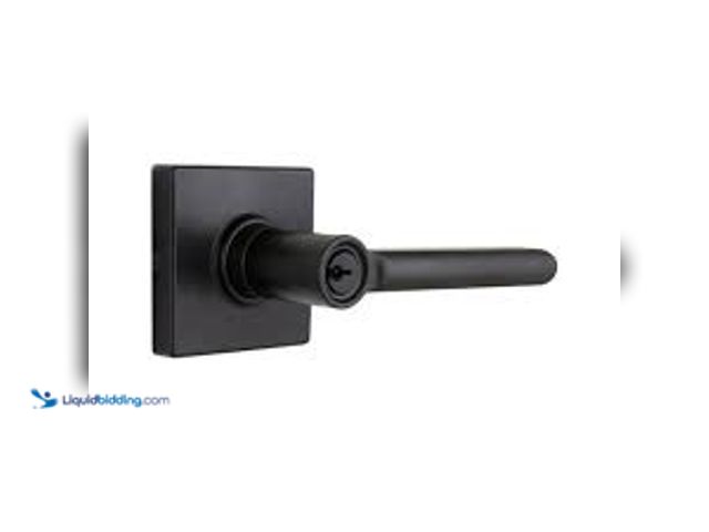 Lot 49-5407617 - Defiant Tonebridge Matte Black Keyed Entry Door Lever with Square Rose. Model # 32LS3X900A. Unused