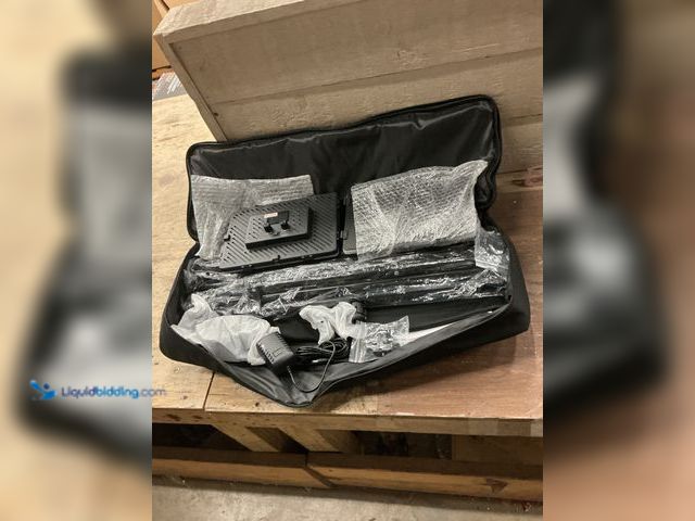 Lot 49-5463290 - Soft Photography Light with Stand (battery/charger included) Used