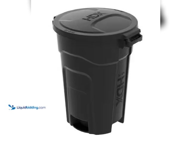 Lot 49-2005980 - HDX 32 gal. Black Heavy Duty Outdoor Trash Can with Domed Lid, Model # 999-2432, Unused, Has attachm...