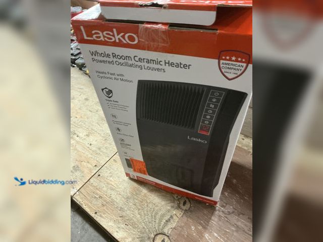 Lot 49-5487858 - LASKO Whole Room Ceramic Heater (powers on) (scuffs and scratches) Used