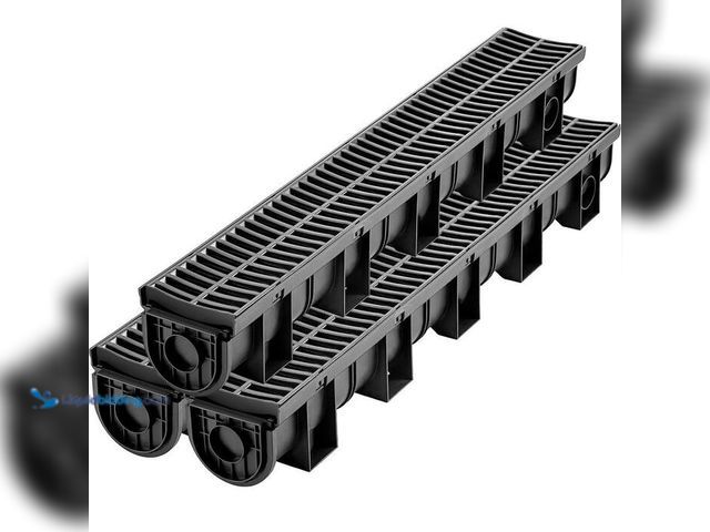 Lot 49-2024568 - VEVOR Trench Drain System 39 in. L x 5.8 in. W x 5.2 in. D Channel Drain with Plastic Grate and End ...