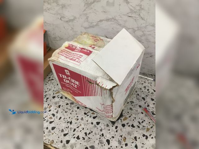 Lot 49-5478424 - Spartan Chemical Cleaner 12 Pk #1021-03 Item is unused, box damage