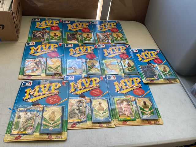 Lot 49-3503807 - LOT OF 10 M.V.P. 1990 PREMIER ROOKIE EDITION CARD AND PIN SETS INCLUDING BERNIE WILLIAMS, DEION SAND...