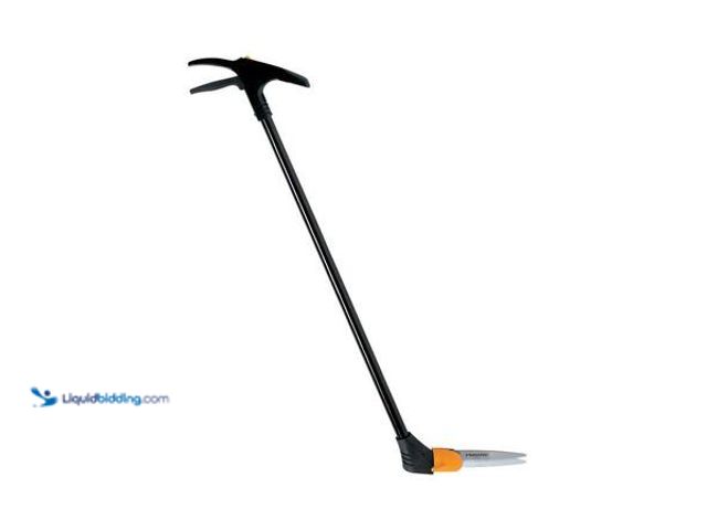 Lot 49-5548781 - Fiskars 36 in. Long Handle Swivel Grass Shears and 4.5 in. Steel Blade Model # 92107935J NEW.