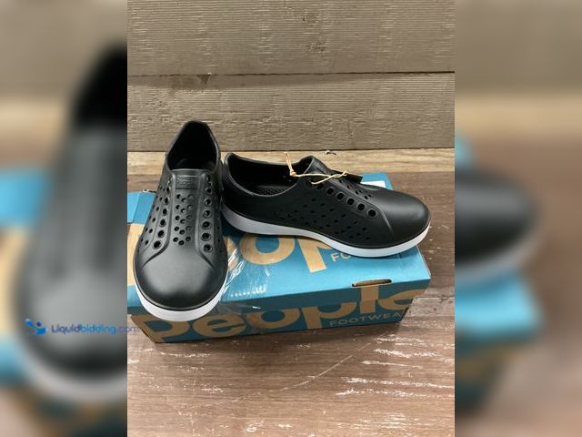 Lot 49-5463456 - People WaterProof Kids Shoes. Item is Unused