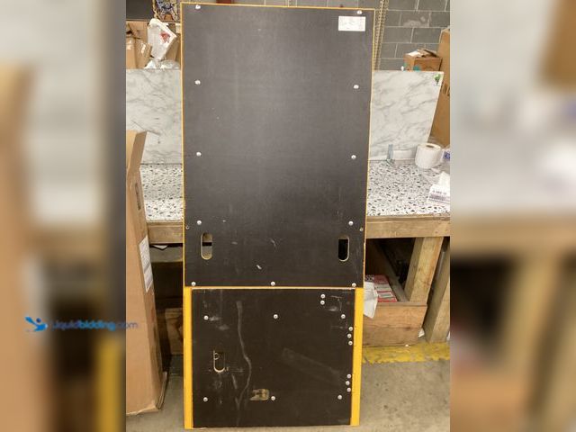Lot 49-5433768 - Top Piece for Scalfoling. Item is Used, Scuffs and scratches