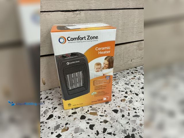 Lot 49-3532205 - 5121 BTU Ceramic Electric Furnace with Thermostat and Fan. Model #0075877004420. New