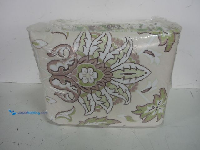 Lot 49-3432517 - Large Area Rug, (6x9), Off-White Base Color, Floral Pattern, Unused.   Ref#CRS0209