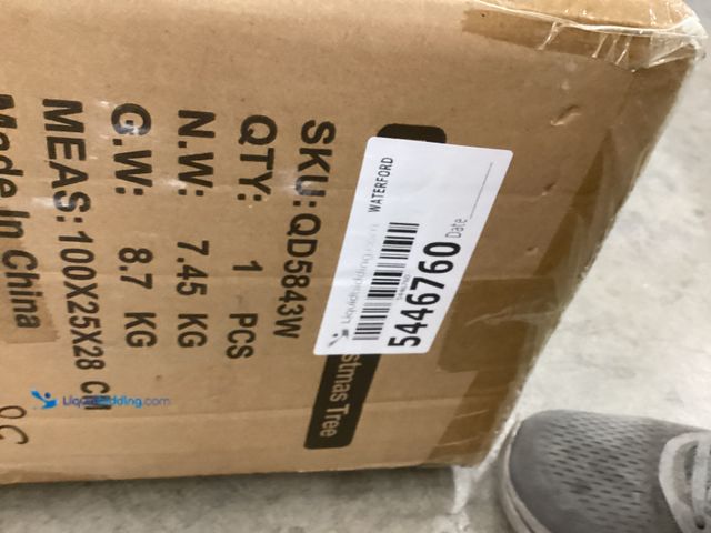 Lot 49-5446760 - Ifanze 7ft Artificial Holiday Snowflake Crusted Christmas Tree. Item is unused.