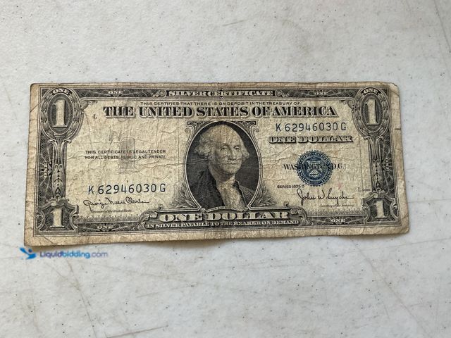 Lot 49-1830496 - 1935 D BLUE SEAL UNITED STATES ONE DOLLAR SILVER CERTIFICATE #COINS0219
