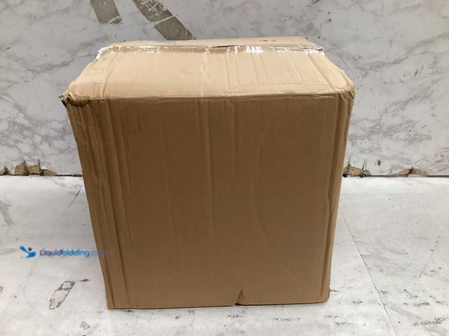 Lot 49-5573318 - Fancy Banquet Plastic Plates. Unused in a PK of 5 Boxes