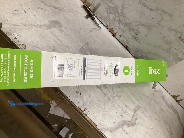 Lot 49-5542643 - Trex
Transcends 4 in. x 4 in. x 39 in. Classic White Composite Post Sleeve Unused