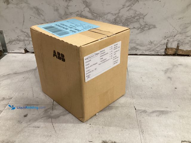 Lot 49-5573254 - C 1'' threaded Body CVR & Gasket, Silver 8 Pack, Factory Sealed