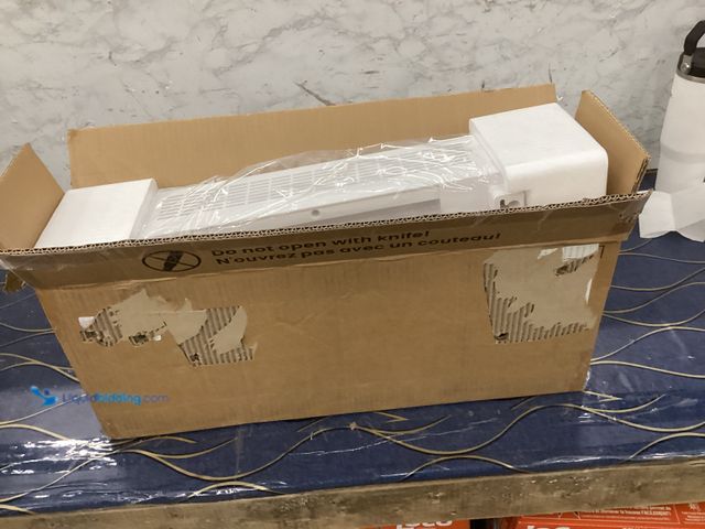 Lot 49-5486985 - Thawify Room Heater Model:HQN219-26QD Item is unused