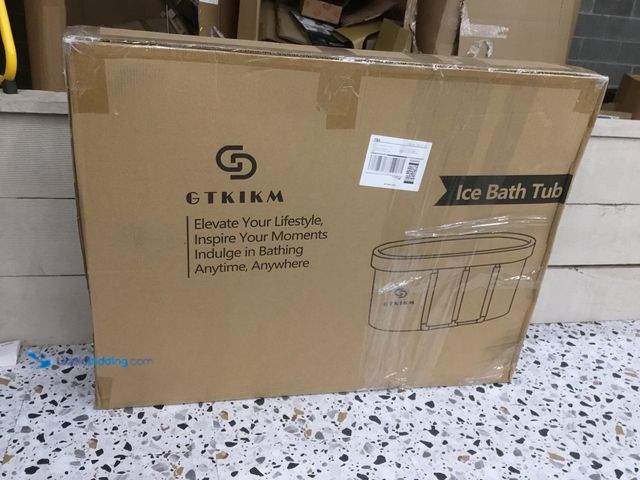 Lot 49-5410583 - XL Ice Bath Tub for Athletes - 101 Gal Portable Cold Plunge Tub with Cover for Outdoor Garden Yard, ...