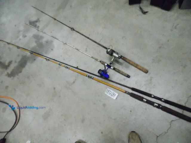 Lot 49-1971784 - 4 Maxtec, Henry Slabstick NV Fishing Rods  4 Fishing Poles 2 With Reels All Used In Poor Condition, ...