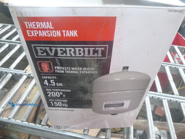 Lot 49-1518188 - Everbilt 4.5 Gal Thermal Expansion Tank Model # HDET4G, Slightly Used, Missing Cover to Hank  Ref#HD...