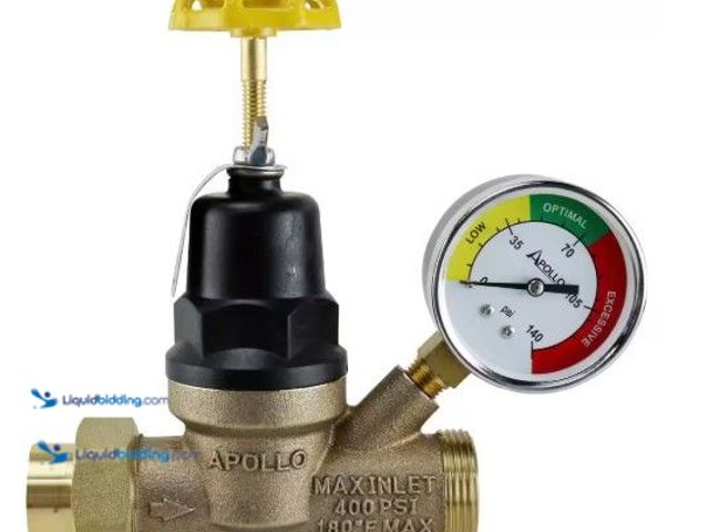 Lot 49-5581651 - Apollo 1/2 in. FNPT x 3/4 in. MNPT Lead Free Bronze Pressure Reducing Valve with Gauge, Model # 69EL...