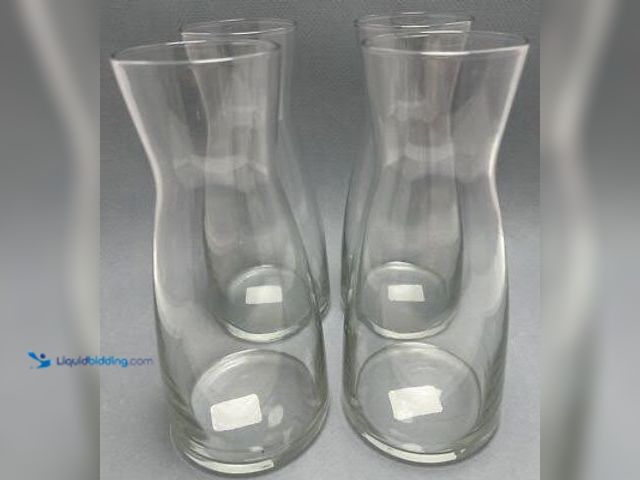 Lot 49-5552279 - Set of 4 Clear glass vase. Packed 6. Unused.