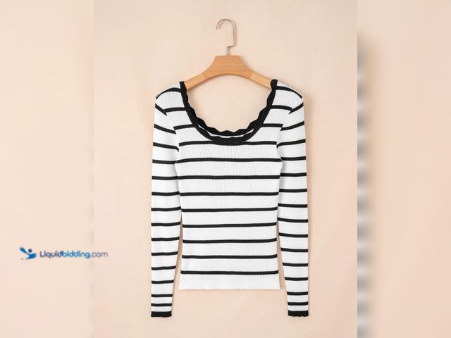 Lot 49-1570320 - Threaded Pear Size Medium Sutton Striped Ribbed Slim Sweater, Model # 103402089079, Unused.   Ref#AM...