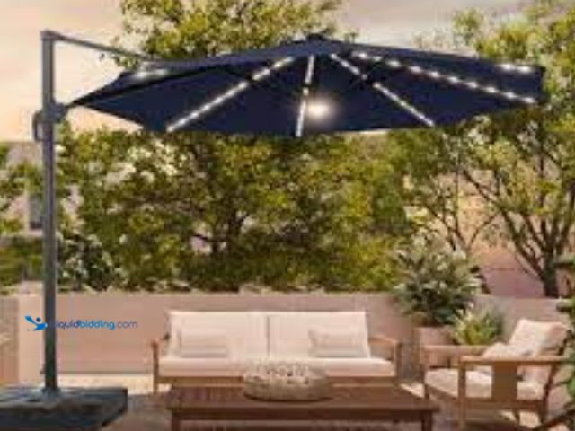 Lot 49-5409497 - Outdoor led 11 ft. umbrella navy blue (Sm-led130bl) Used small crack at the bottom