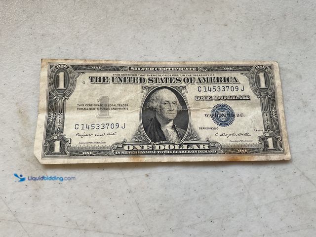 Lot 49-1505241 - 1935 G LARGE BLUE SEAL UNITED STATES ONE DOLLAR SILVER CERTIFICATE #COINS1211