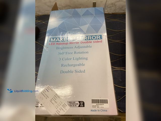 Lot 49-5490103 - Magnifying Makeup Mirror Model:TQ-F6522CS Item is unused