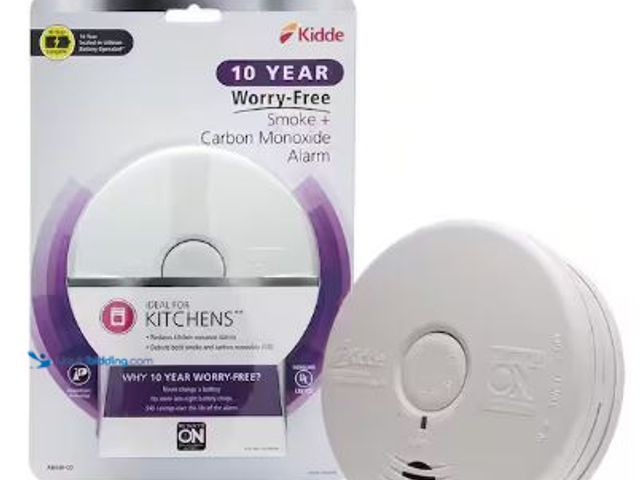 Lot 49-1513699 - (lot of 2) Kidde
10-Year Worry-Free Battery Powered Smoke & Carbon Monoxide Detector, Model # 21029...