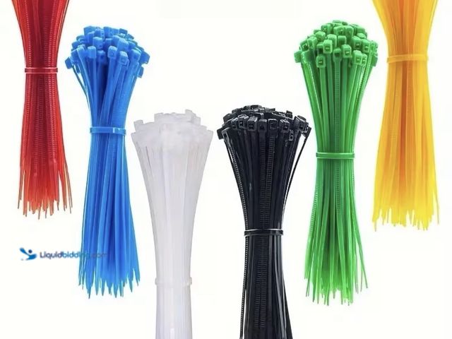 Lot 49-1792897 - New 600 Versatile Nylon Cable Fasteners | Sturdy Self-Locking Ties in Various Colors