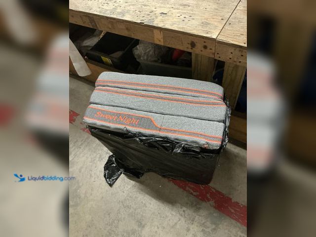 Lot 49-3531098 - Sweetnight Mattress Topper Used