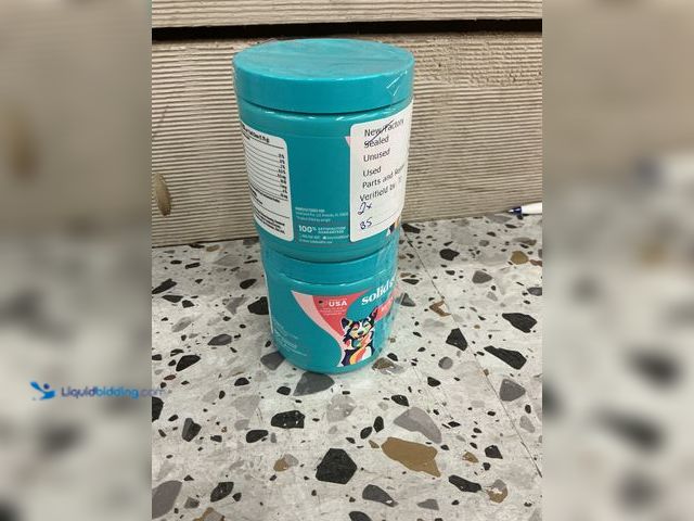 Lot 49-5485089 - QTY 2 - Solid Gold OMG! Chicken Flavored Soft Chews Omega 3 Fish Oil Supplement for Dogs, 60 count. ...