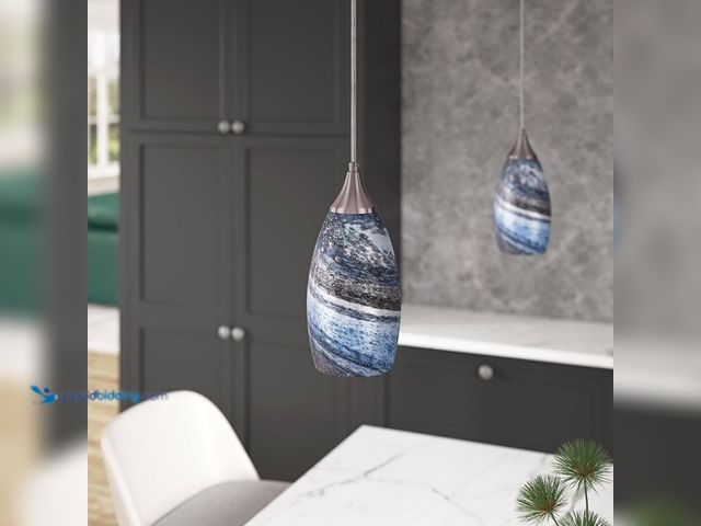 Lot 49-3564062 - 4.9 in. 1-Light Island Adjustable Ceiling Pendant Light with Handcrafted Blown Art Glass Shade (unab...
