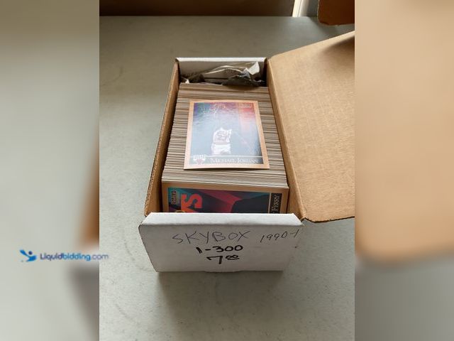 Lot 49-5341810 - 1990-91 SKYBOX BASKETBALL COMPLETE 300 CARD SET INCLUDING MICHAEL JORDAN AND MORE