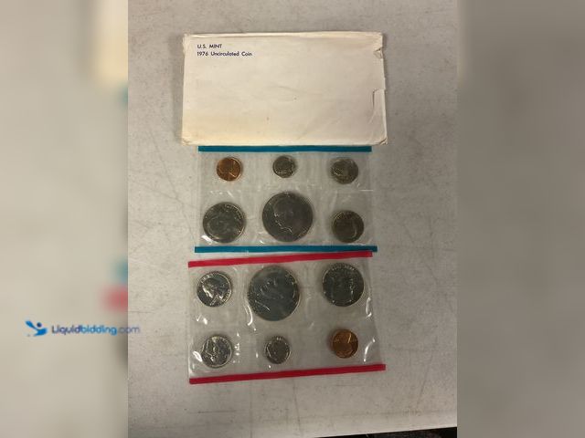 Lot 49-1830040 - 1976 UNCIRCULATED UNITED STATES COIN SET 12 COINS IN PLASTIC SHEETS AND ORIGINAL ENVELOPE #COINS0219