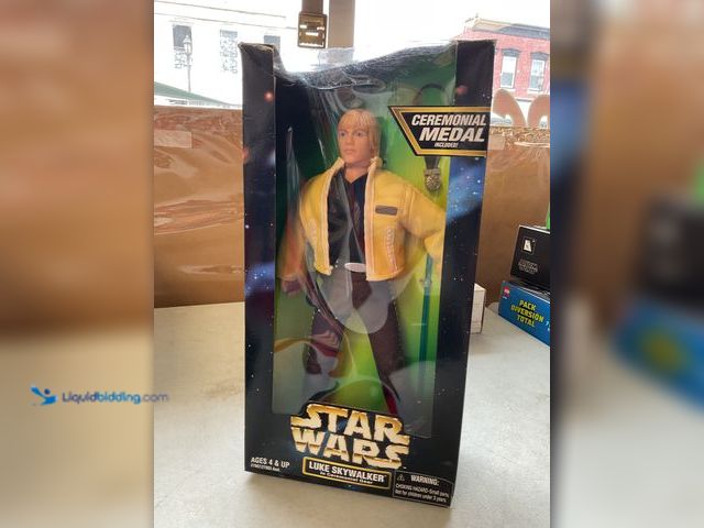 Lot 49-1505214 - COLLECTIBLE 1997 STAR WARS “LUKE SKYWALKER” IN CEREMONIAL GEAR 12 INCH ACTION FIGURE IN ORIGINAL BOX...